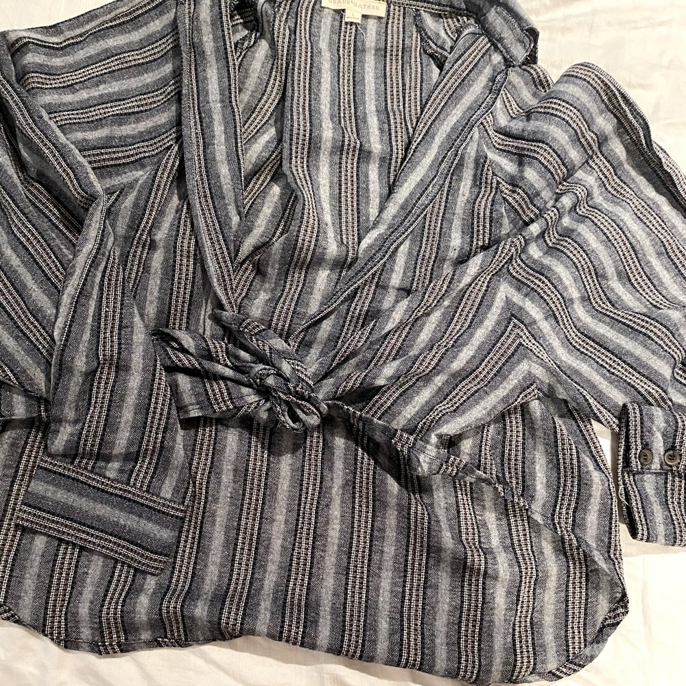 Grade & Gather summer knotted crop shirt